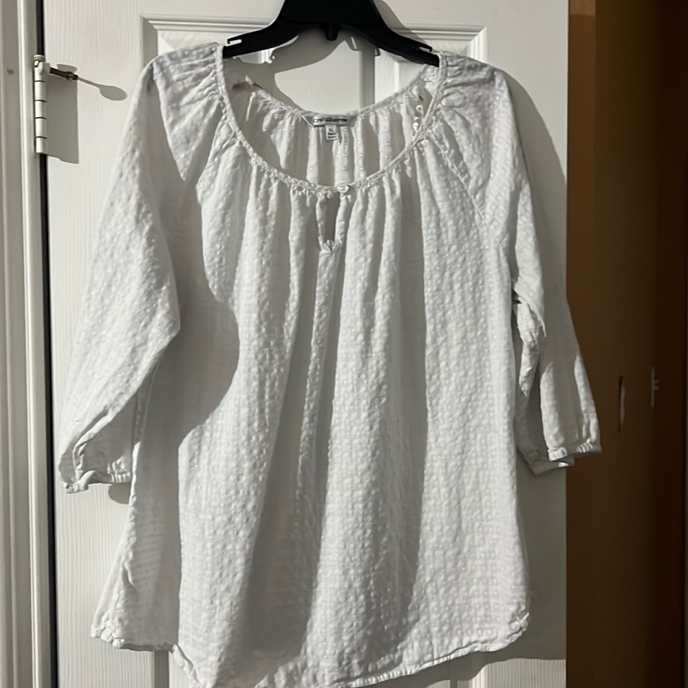 White peplum top with 3/4 sleeves